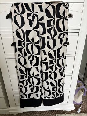 Zara Black and White Geometric Wide-Leg Pants